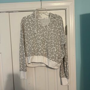 hooded white/grey cheetah sweatshirt